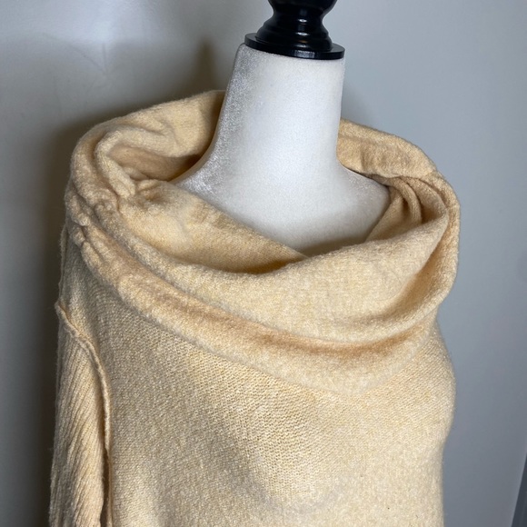 Free People Strawberry Fields Sweater in Cream - Picture 7 of 10